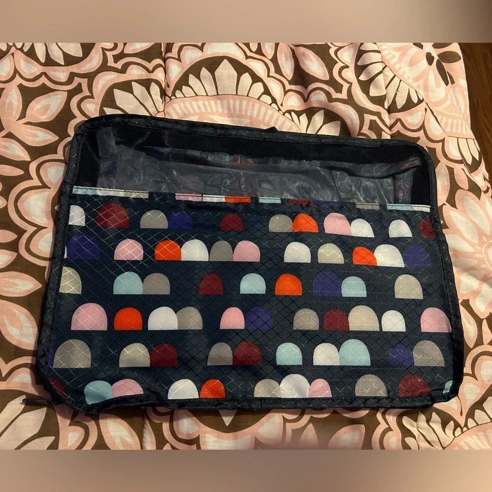 Thirty-one Medium pack & zip cube- gumdrops spots